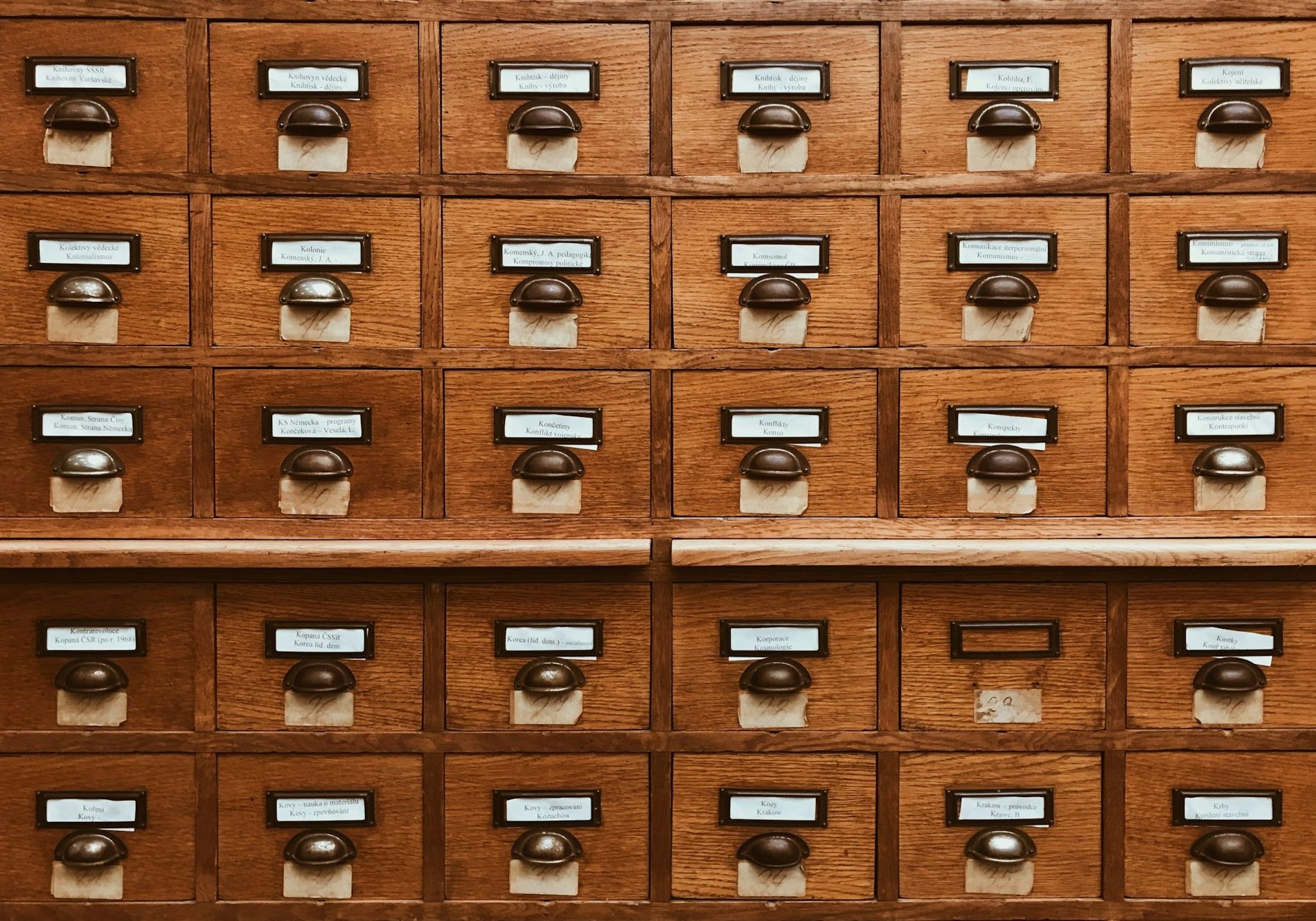 Blog-Post: UUID-Database-Schrank