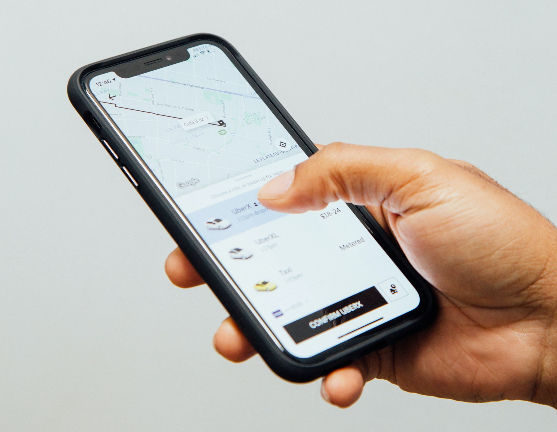 Apps wie Uber sind nativ entwickelt da sie performant sein müssen und viele Funktionen wie GPS benötigen.